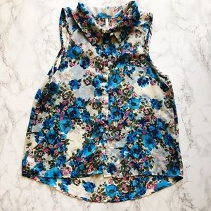 Chocolate sleeveless floral shirt size L